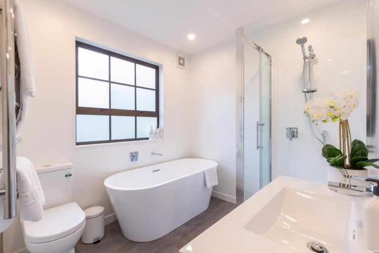 Photo of property in 136 Fernhill Road, Fernhill, Queenstown, 9300