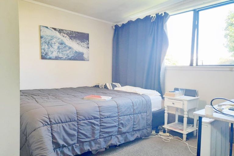 Photo of property in 4 Woodglen Road, Glen Eden, Auckland, 0602