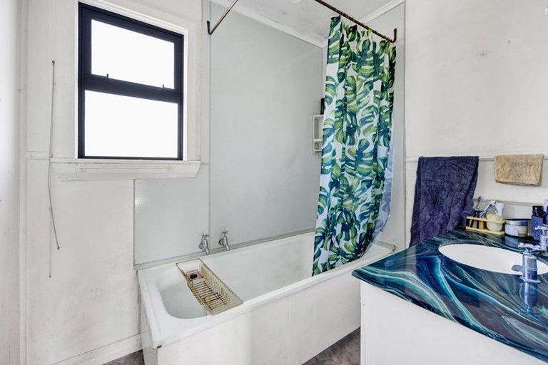 Photo of property in 8 Beaconsfield Road, Midhirst, Stratford, 4394