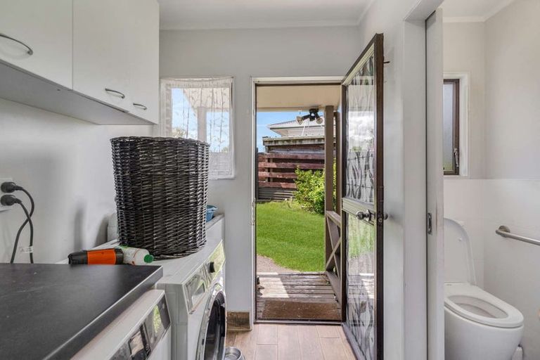 Photo of property in 2/17 Mcdougall Street, Manurewa East, Auckland, 2102