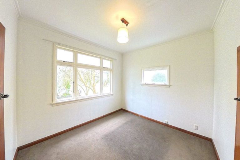 Photo of property in 95 Churchill Avenue, Hokowhitu, Palmerston North, 4410