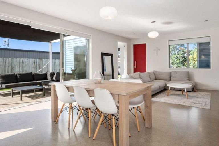 Photo of property in 11 Coprosma Close, Papamoa Beach, Papamoa, 3118