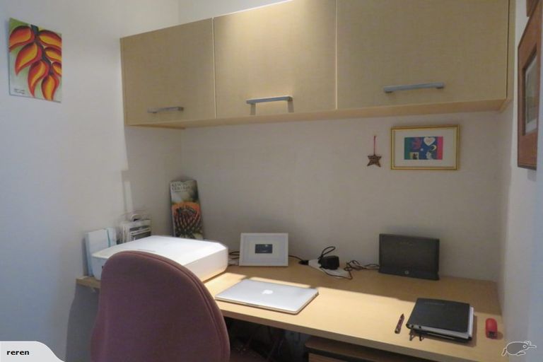 Photo of property in 289b Courtenay Street, Strandon, New Plymouth, 4312