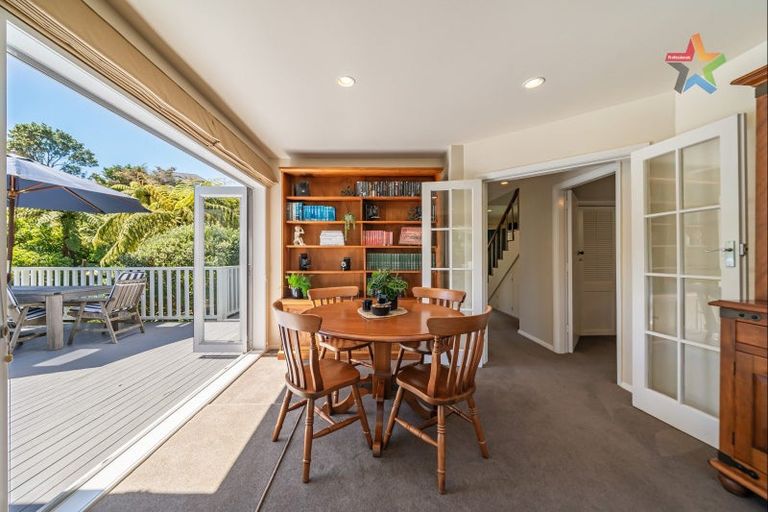Photo of property in 14 Te Whiti Grove, Korokoro, Lower Hutt, 5012