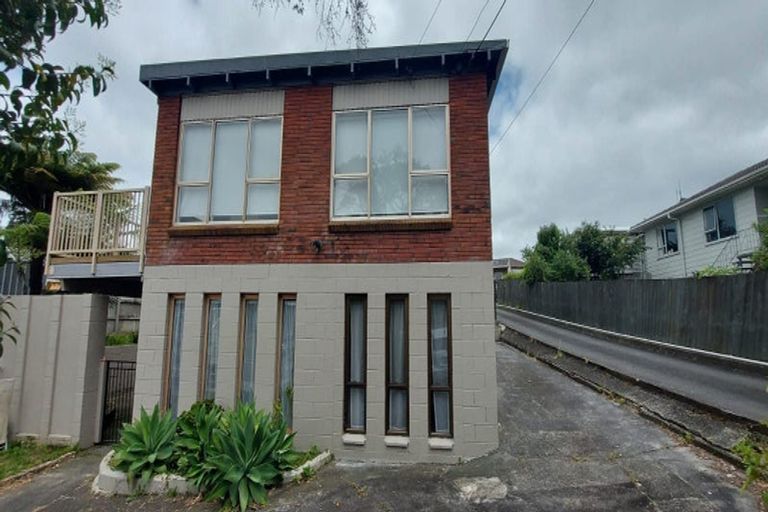 Photo of property in 54 Makora Road, Massey, Auckland, 0614