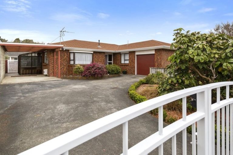 Photo of property in 26 Beauchamp Street, Tawa, Wellington, 5028