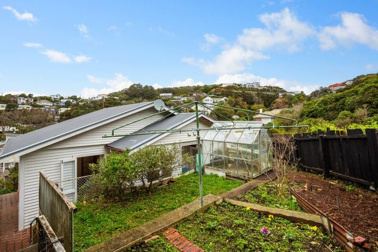 Photo of property in 62 Severn Street, Island Bay, Wellington, 6023