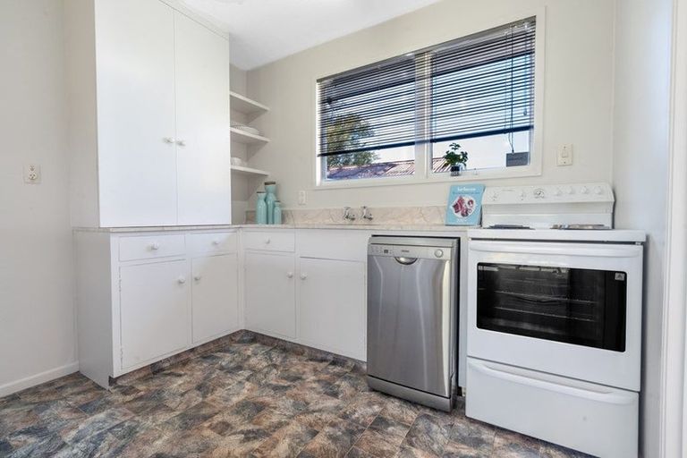 Photo of property in 2/55 Oakhampton Street, Hornby, Christchurch, 8042