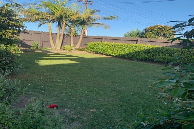 Photo of property in 2/28 Bleakhouse Road, Howick, Auckland, 2014