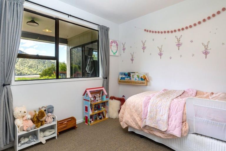 Photo of property in 1058 Queen Charlotte Drive, Linkwater, Picton, 7281