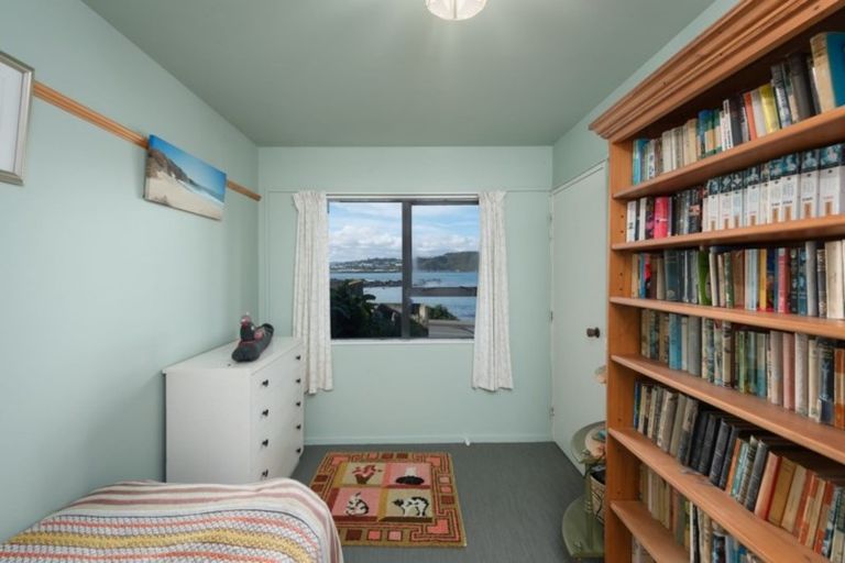 Photo of property in 3/422 Queens Drive, Lyall Bay, Wellington, 6022