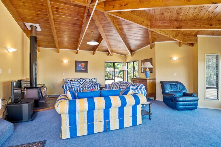 Photo of property in 12 Kenrigg Road East, Kinloch, Taupo, 3377
