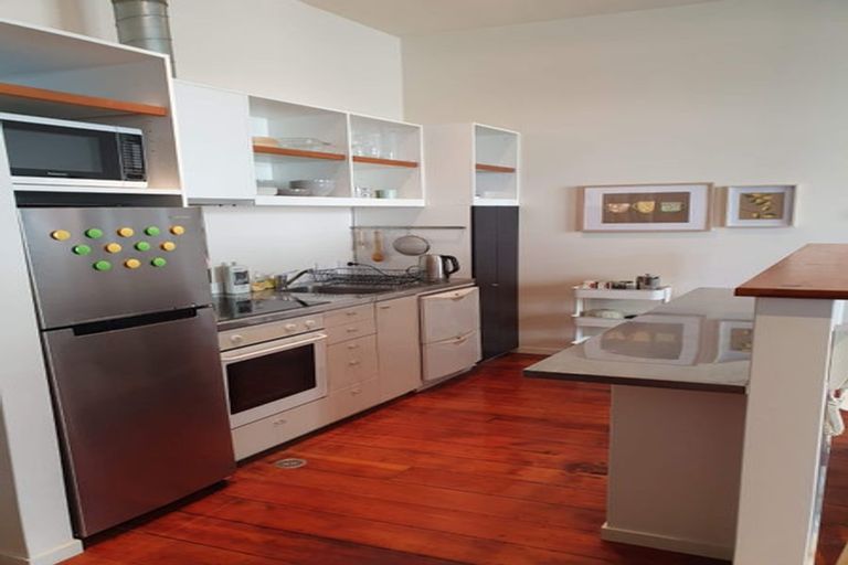 Photo of property in Hannahs Warehouse Apartments, 11/13 Leeds Street, Te Aro, Wellington, 6011