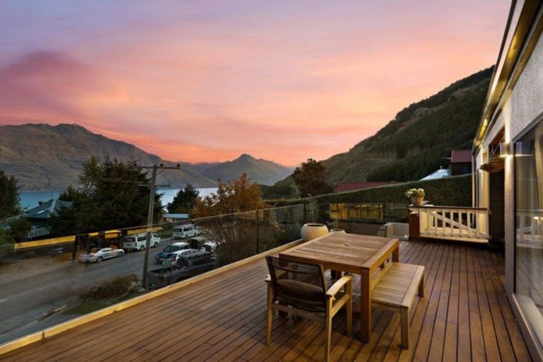 Photo of property in 1 Arawata Terrace, Fernhill, Queenstown, 9300