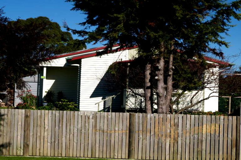 Photo of property in 27 Lavinia Crescent, Mangere East, Auckland, 2024