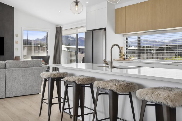 Photo of property in 47 Pounamu Avenue, Albert Town, Wanaka, 9305