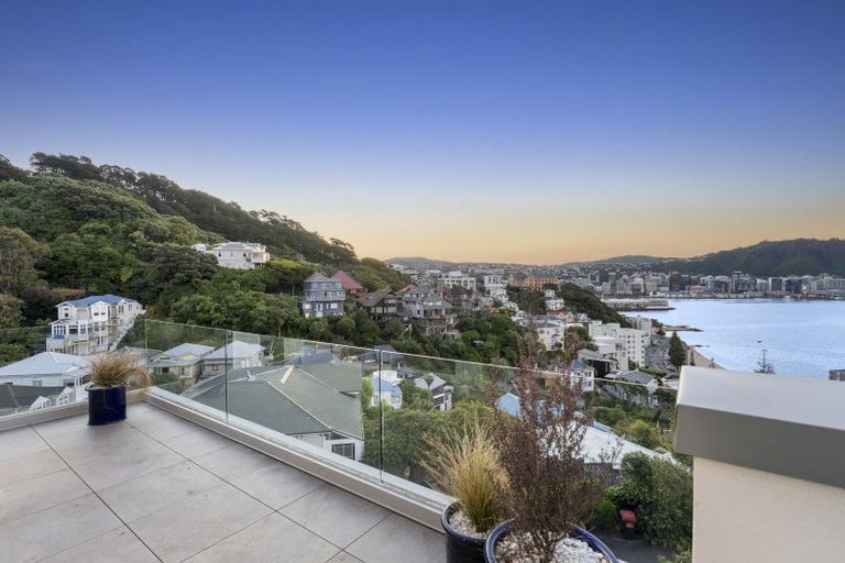 Photo of property in Alto Apartments, 4a/22 Telford Terrace, Oriental Bay, Wellington, 6011