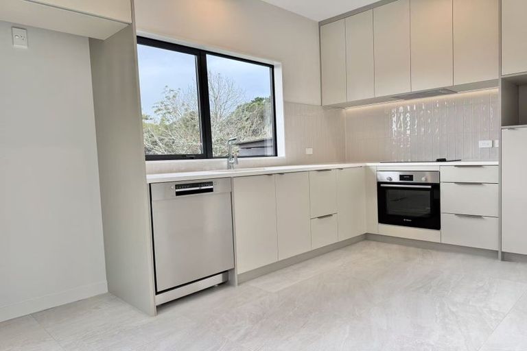 Photo of property in 4/29 Brandon Road, Glen Eden, Auckland, 0602