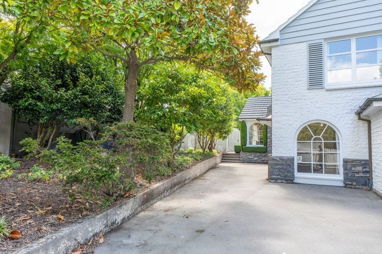 Photo of property in 8 Tuirau Place, Ilam, Christchurch, 8041