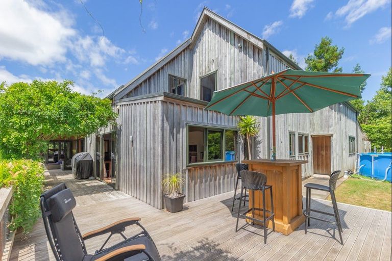 Photo of property in 120 Heatherlea Road West, Levin, 5575