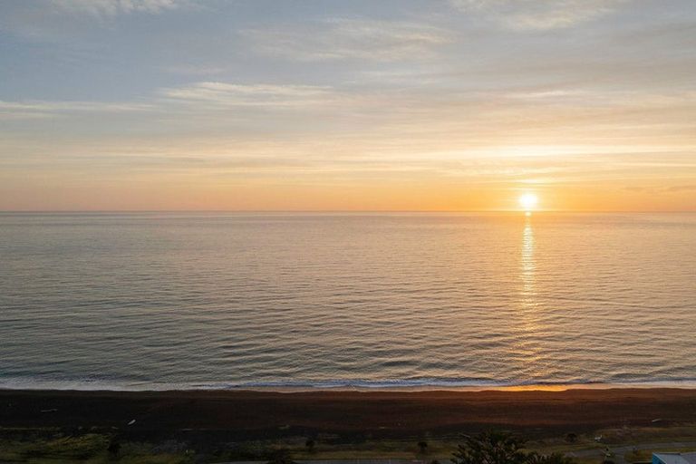 Photo of property in 16 Hukarere Road, Bluff Hill, Napier, 4110