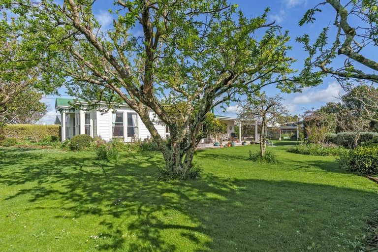 Photo of property in 27 Sackville Street, Martinborough, 5711