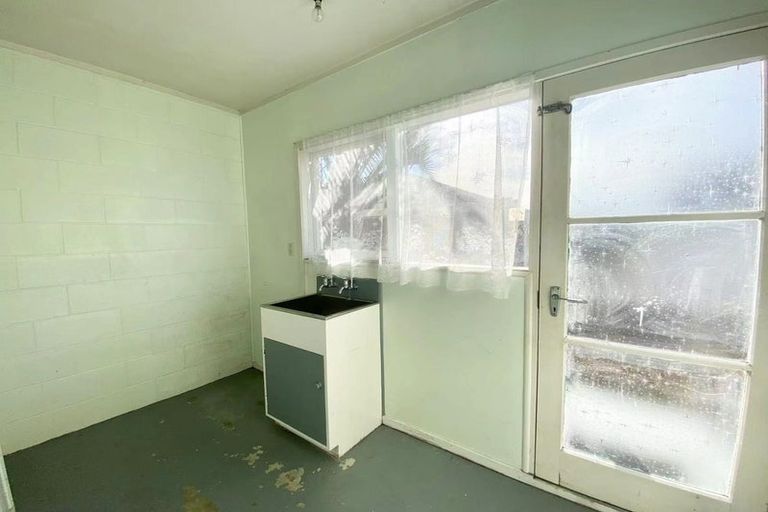 Photo of property in 1/11 Queen Street, Papakura, 2110