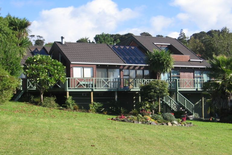 Photo of property in 26 Laingfield Terrace, Laingholm, Auckland, 0604