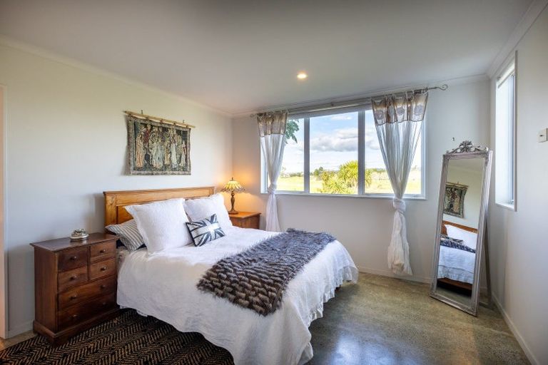 Photo of property in 16 Riverglen Road, Waipu, 0510