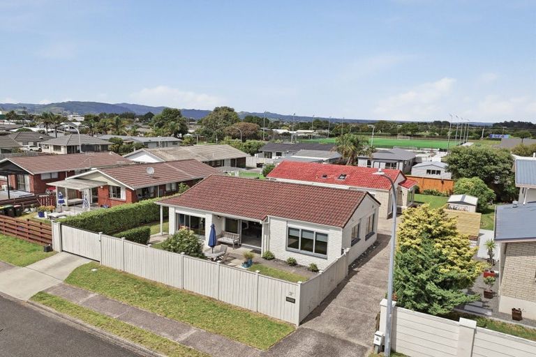 Photo of property in 3a Compton Place, Mount Maunganui, 3116