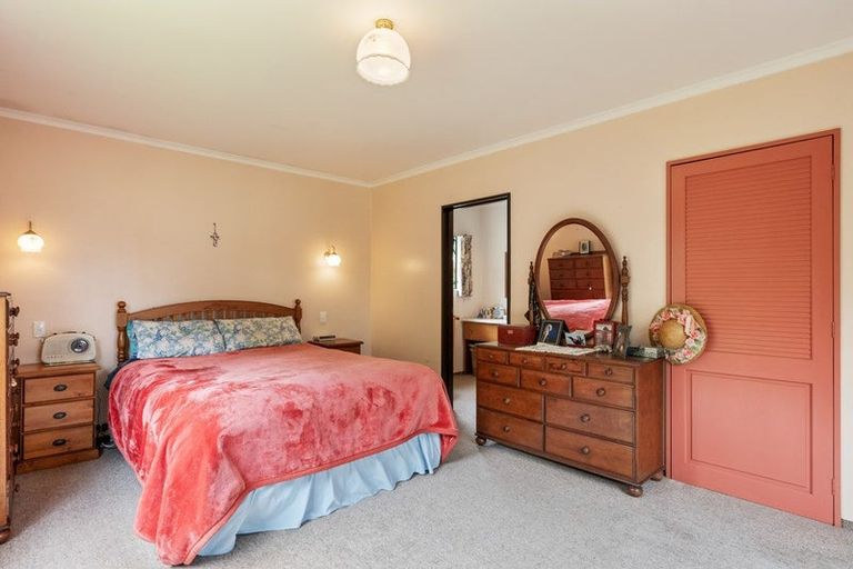 Photo of property in 116 Rahui Road, Otaki, 5512