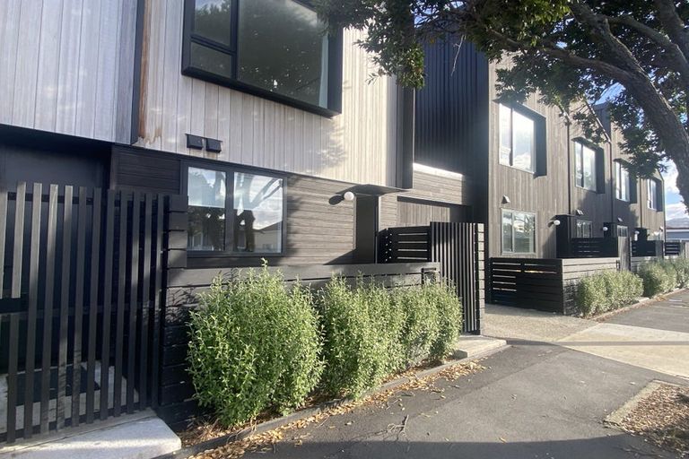 Photo of property in 17c Cuba Street, Petone, Lower Hutt, 5012