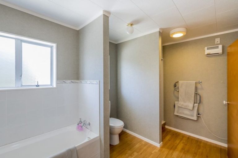 Photo of property in 16 Wright Grove, Levin, 5510