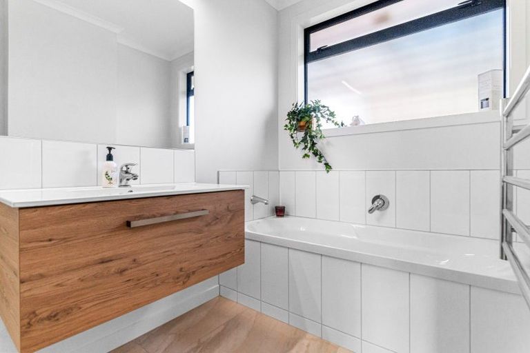 Photo of property in 9 Betty May Drive, Pyes Pa, Tauranga, 3173