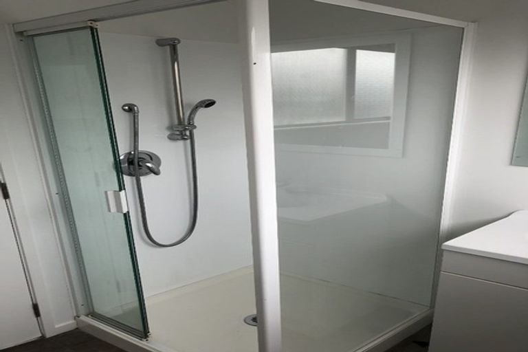 Photo of property in 19 Becker Drive, Weymouth, Auckland, 2103