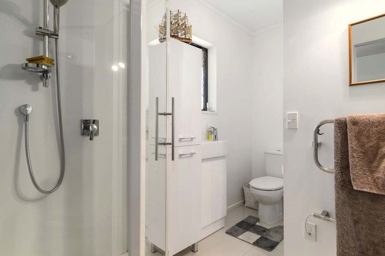 Photo of property in 317b Devonport Road, Tauranga, 3110