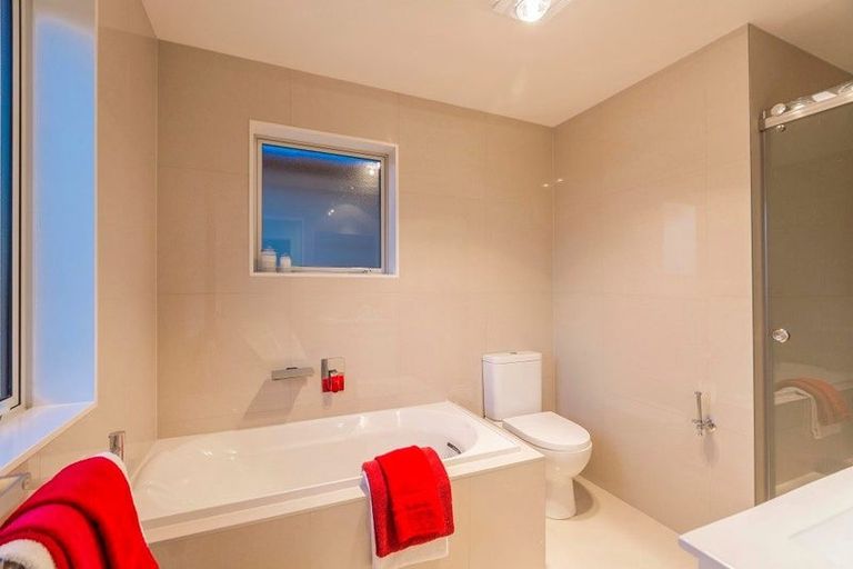 Photo of property in 1 Laquinta Place, Flat Bush, Auckland, 2019