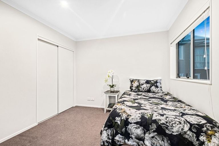 Photo of property in 3 George Mcwhirter Avenue, Massey, Auckland, 0614