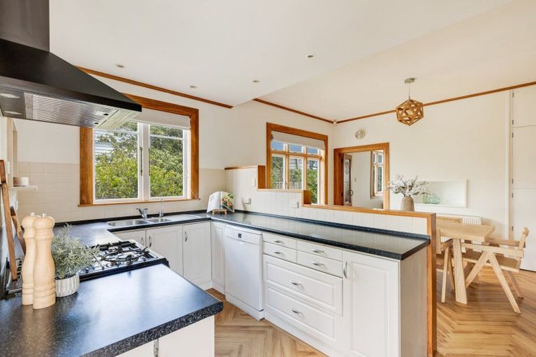 Photo of property in 25 Glen Almond Street, New Plymouth, 4310