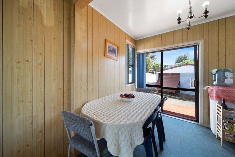 Photo of property in 15 Whitley Crescent, Otara, Auckland, 2023