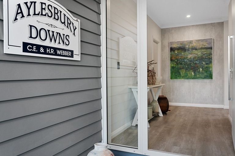 Photo of property in 8 Richards Street, Cambridge, 3434