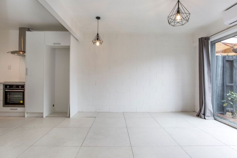 Photo of property in 6/5 Glen Road, Browns Bay, Auckland, 0630