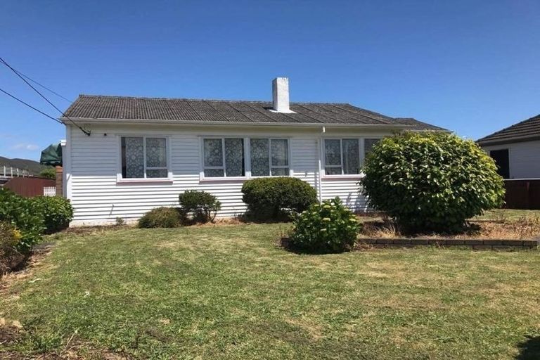 Photo of property in 15 Burcham Street, Taita, Lower Hutt, 5011