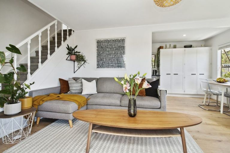 Photo of property in 2/208 Rangatira Road, Beach Haven, Auckland, 0626