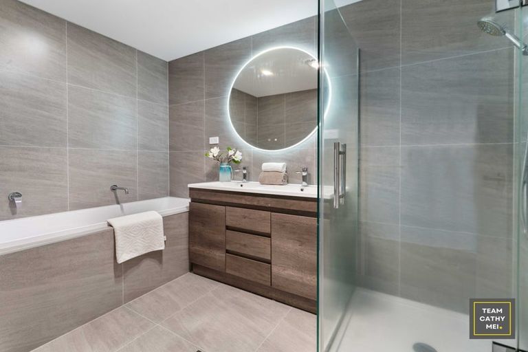 Photo of property in 6 Papa Takaro Lane, Flat Bush, Auckland, 2019