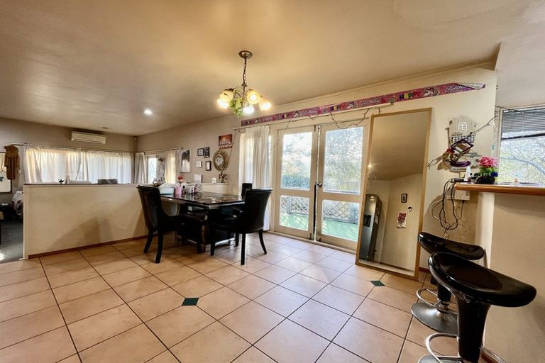 Photo of property in 1/9 Dana Place, Somerville, Auckland, 2014