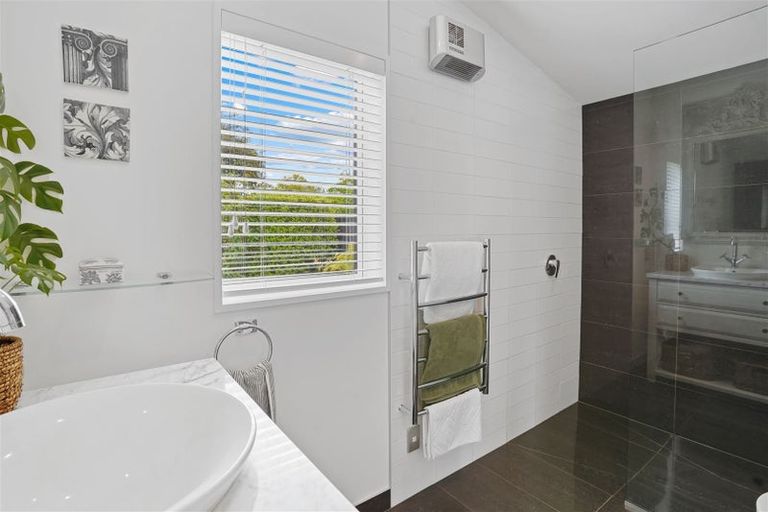 Photo of property in 22 Westburn Terrace, Burnside, Christchurch, 8041