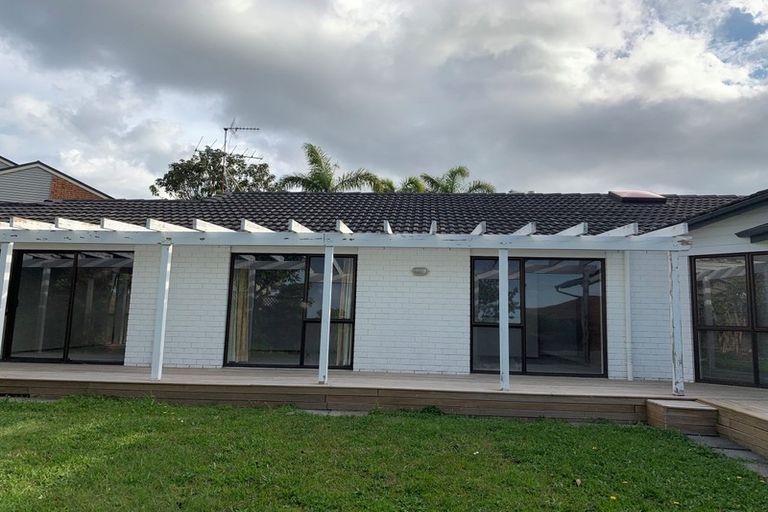 Photo of property in 10 Dorrington Place, Eastern Beach, Auckland, 2012