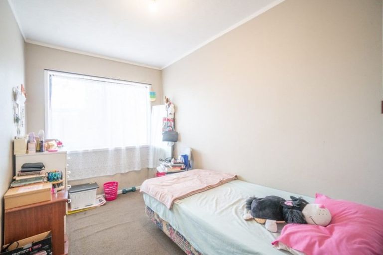 Photo of property in 27 Mcleavey Drive, Kelvin Grove, Palmerston North, 4414