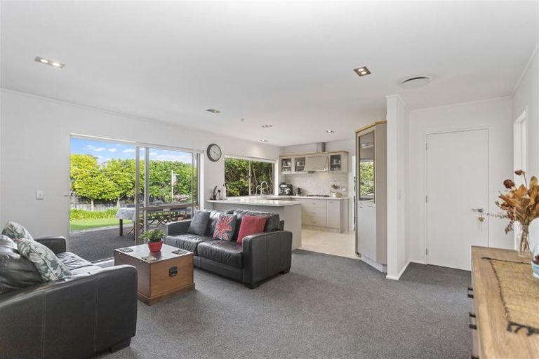 Photo of property in 13 Gilford Place, East Tamaki Heights, Auckland, 2016